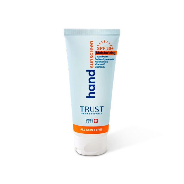 کیفیت عالی با کرم ضدآفتاب trust بی رنگ با spf30